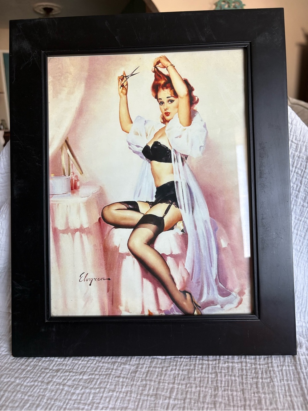 Vintage Pin-Up Art Print in Black Frame - Unknown Brand